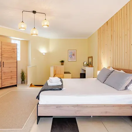 Lejlighed Fab Maisonette 100m2 - Private Courtyard - Jk 7towers -old Center Thessaloníki
