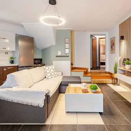 Fab Maisonette 100m2 - Private Courtyard - Jk 7towers -old Center