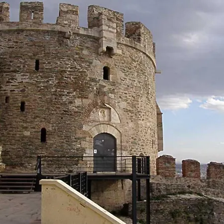 Fab Maisonette 100m2 - Private Courtyard - Jk 7towers -old Center Lejlighed Thessaloníki